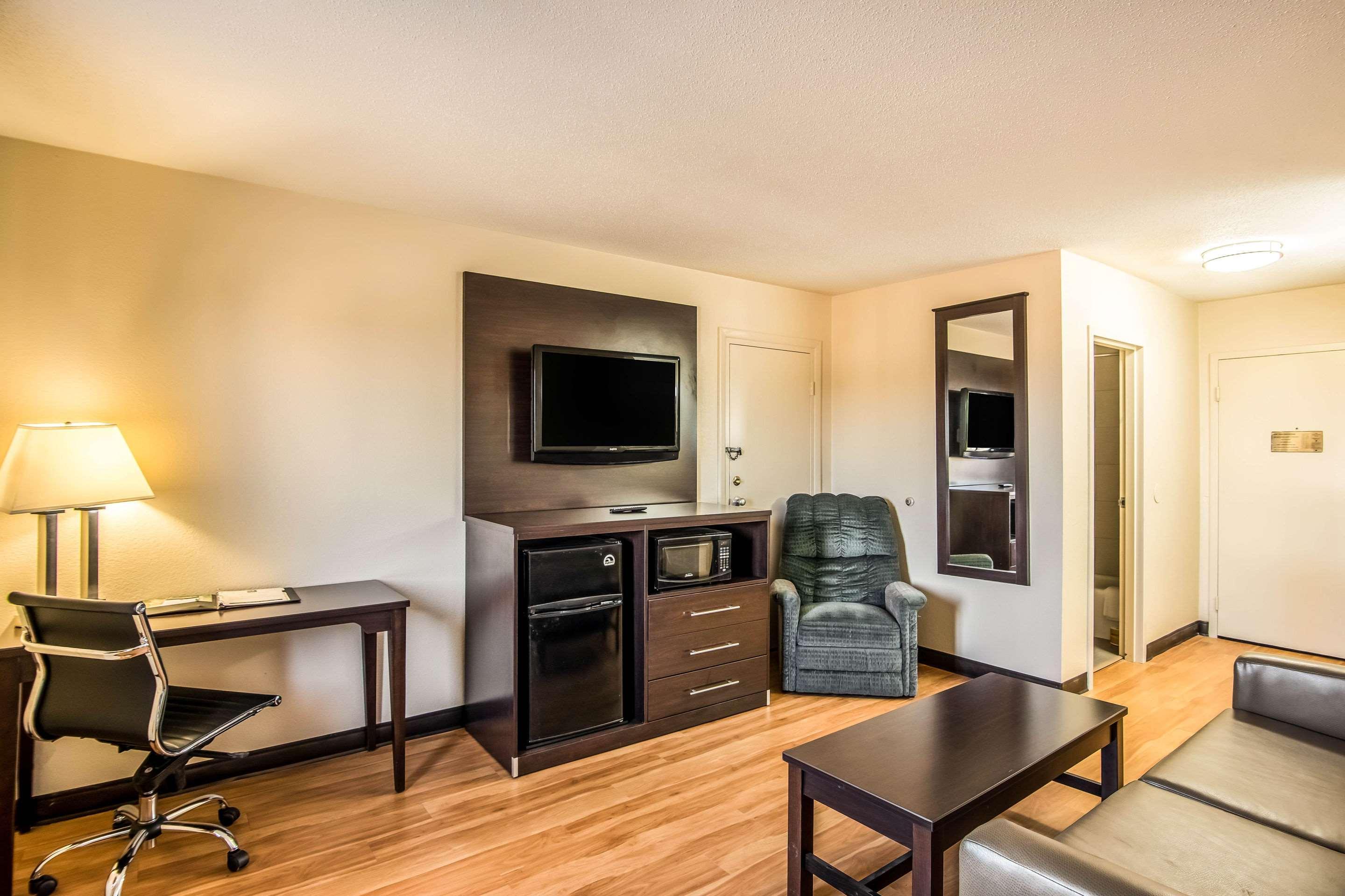 Colby Inn And Suites المظهر الخارجي الصورة