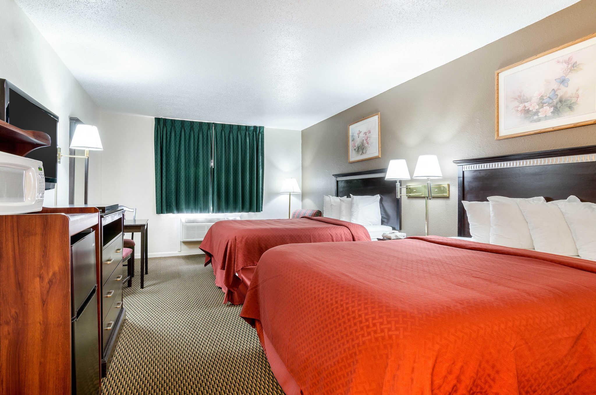 Colby Inn And Suites المظهر الخارجي الصورة