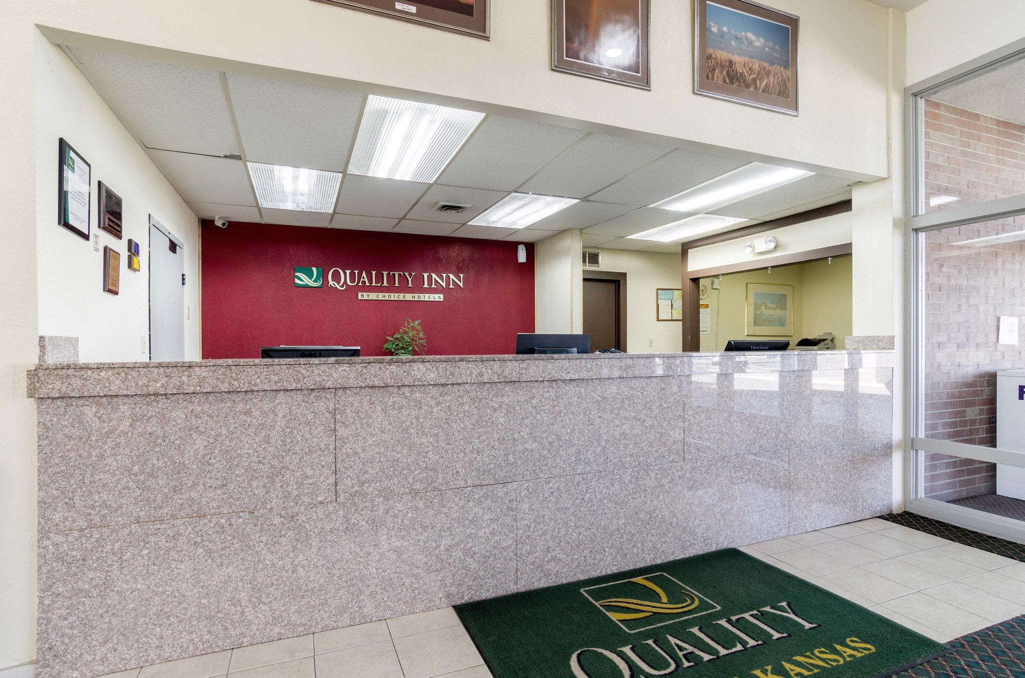 Colby Inn And Suites المظهر الخارجي الصورة