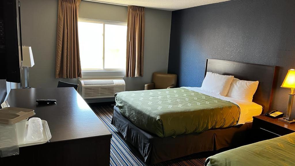 Colby Inn And Suites المظهر الخارجي الصورة