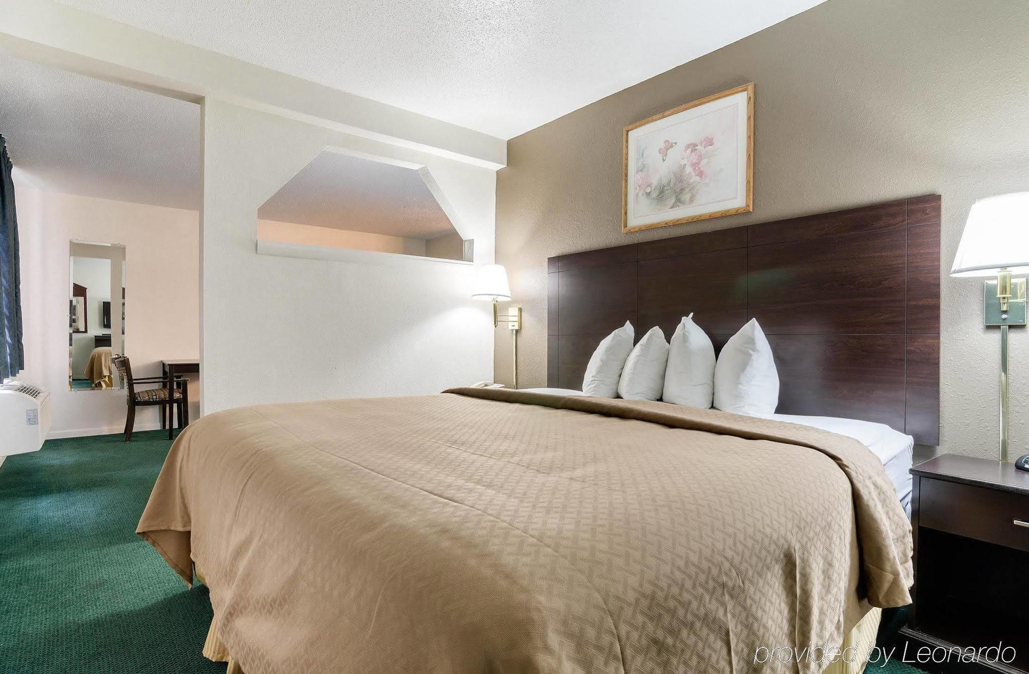 Colby Inn And Suites المظهر الخارجي الصورة