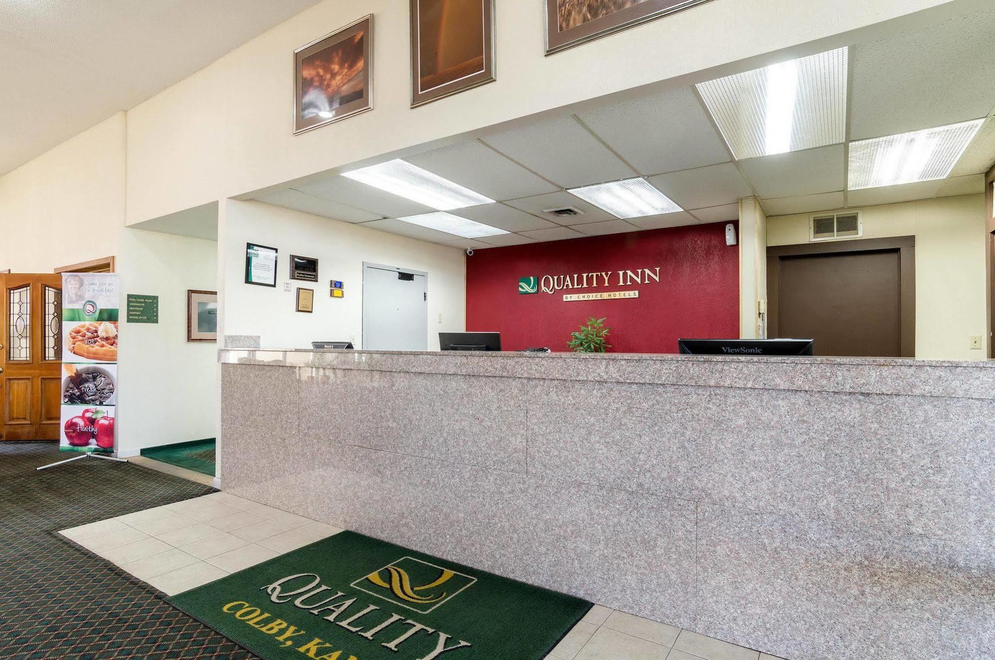Colby Inn And Suites المظهر الخارجي الصورة