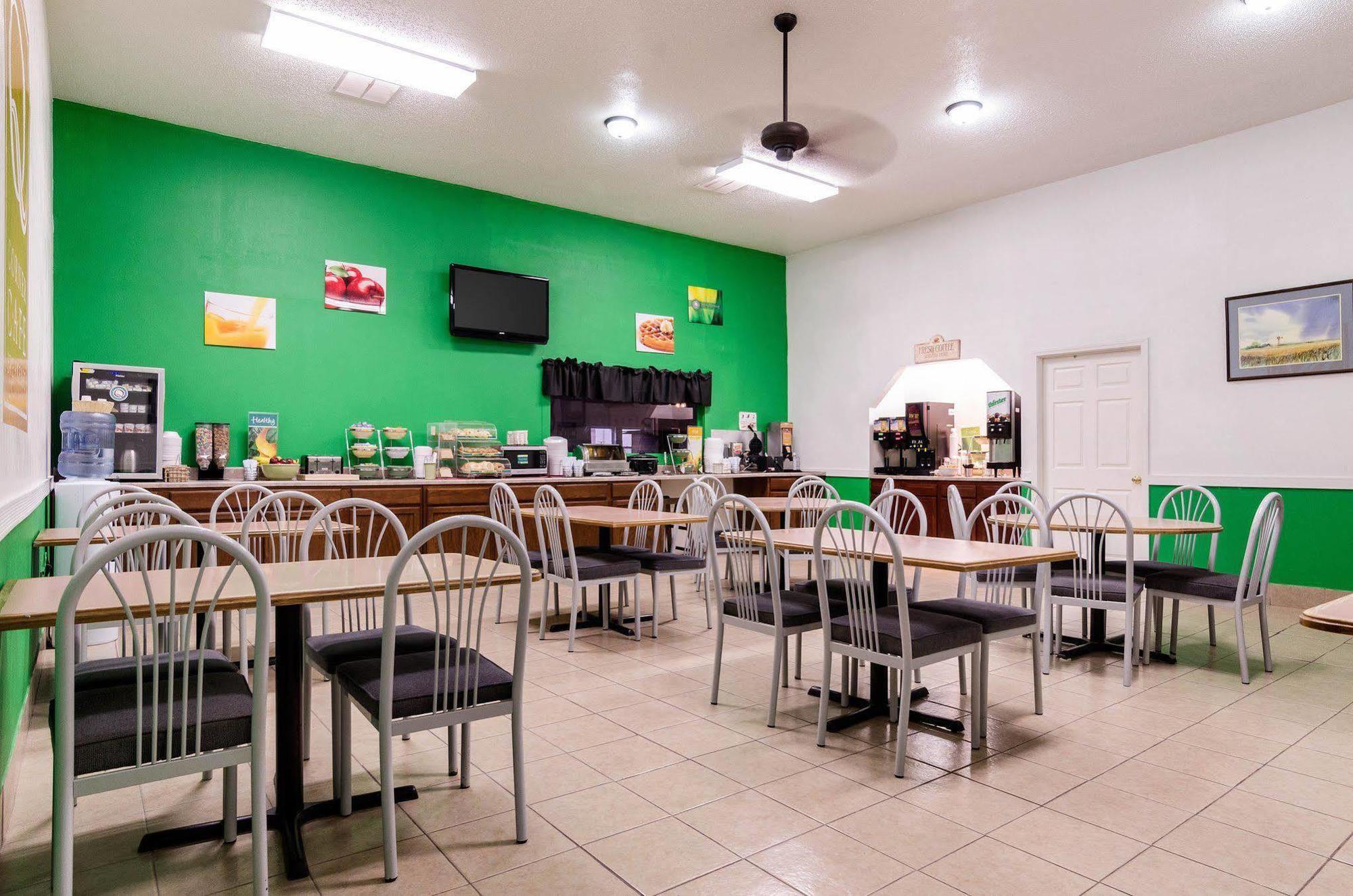 Colby Inn And Suites المظهر الخارجي الصورة