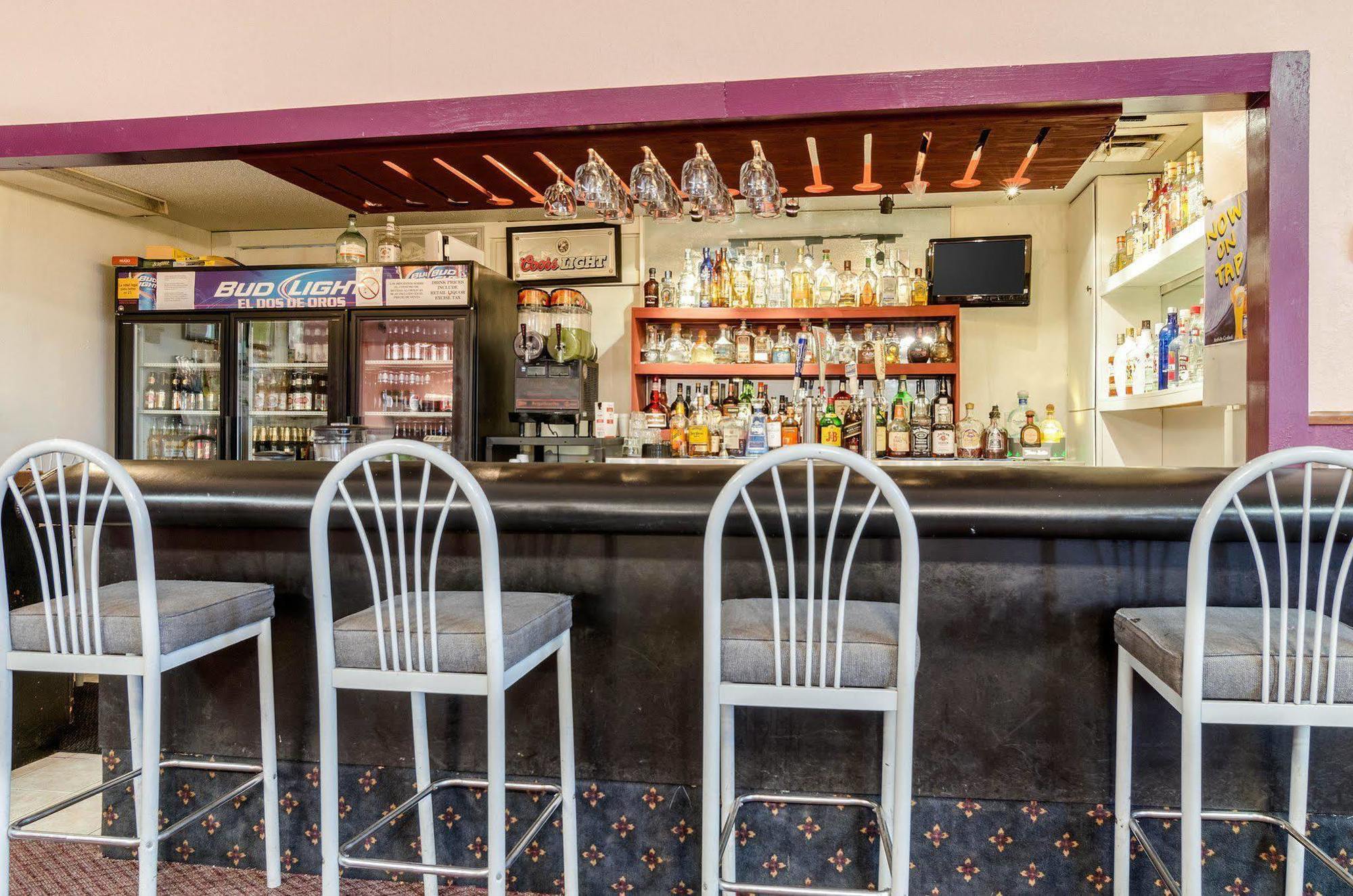 Colby Inn And Suites المظهر الخارجي الصورة
