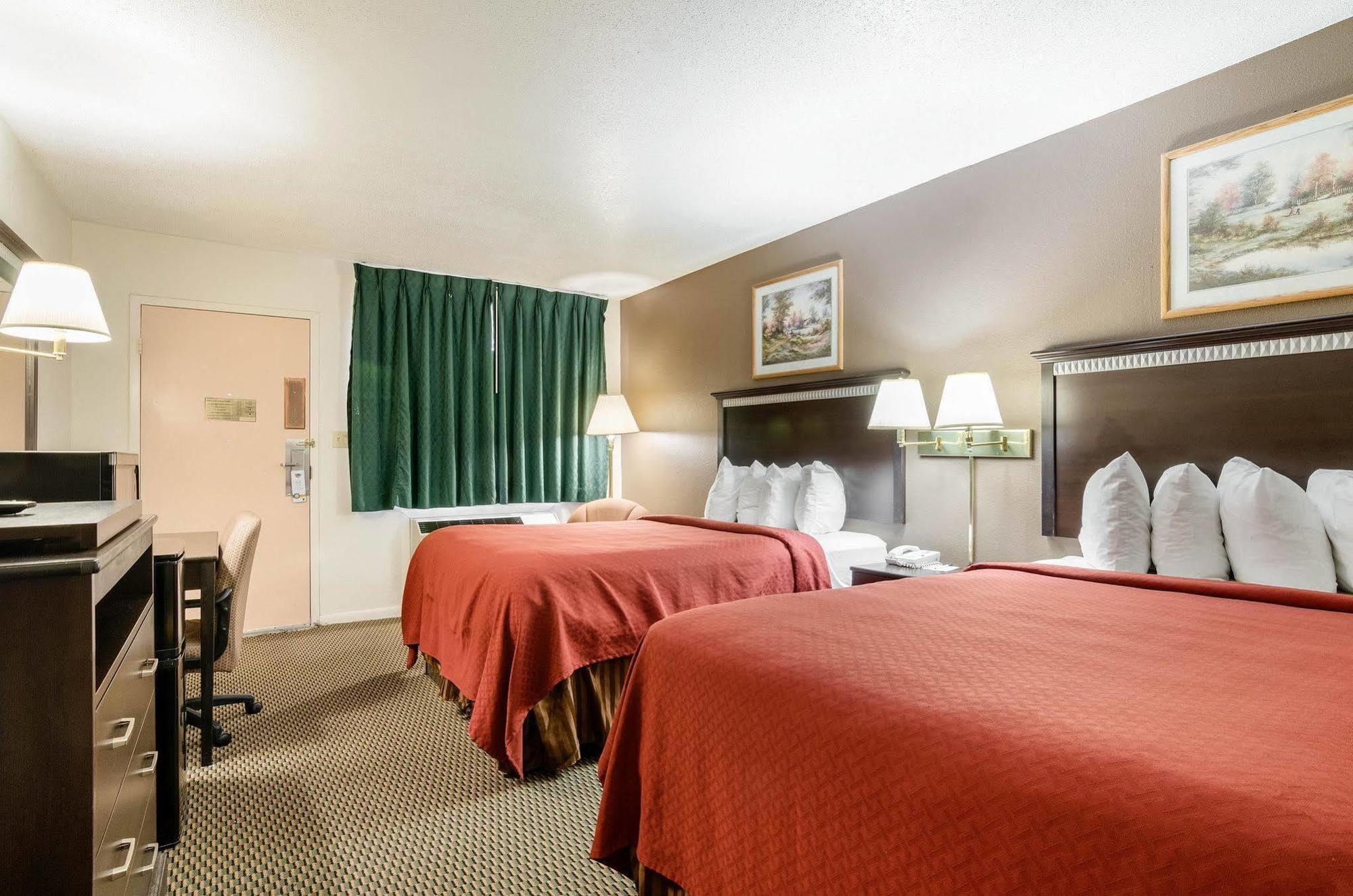 Colby Inn And Suites المظهر الخارجي الصورة